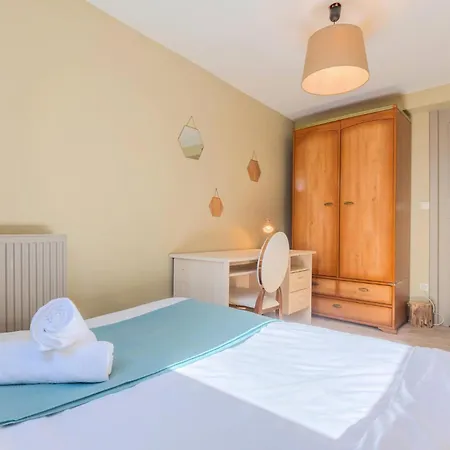 Pet Friendly In With Kitchen * Ρουμπαί